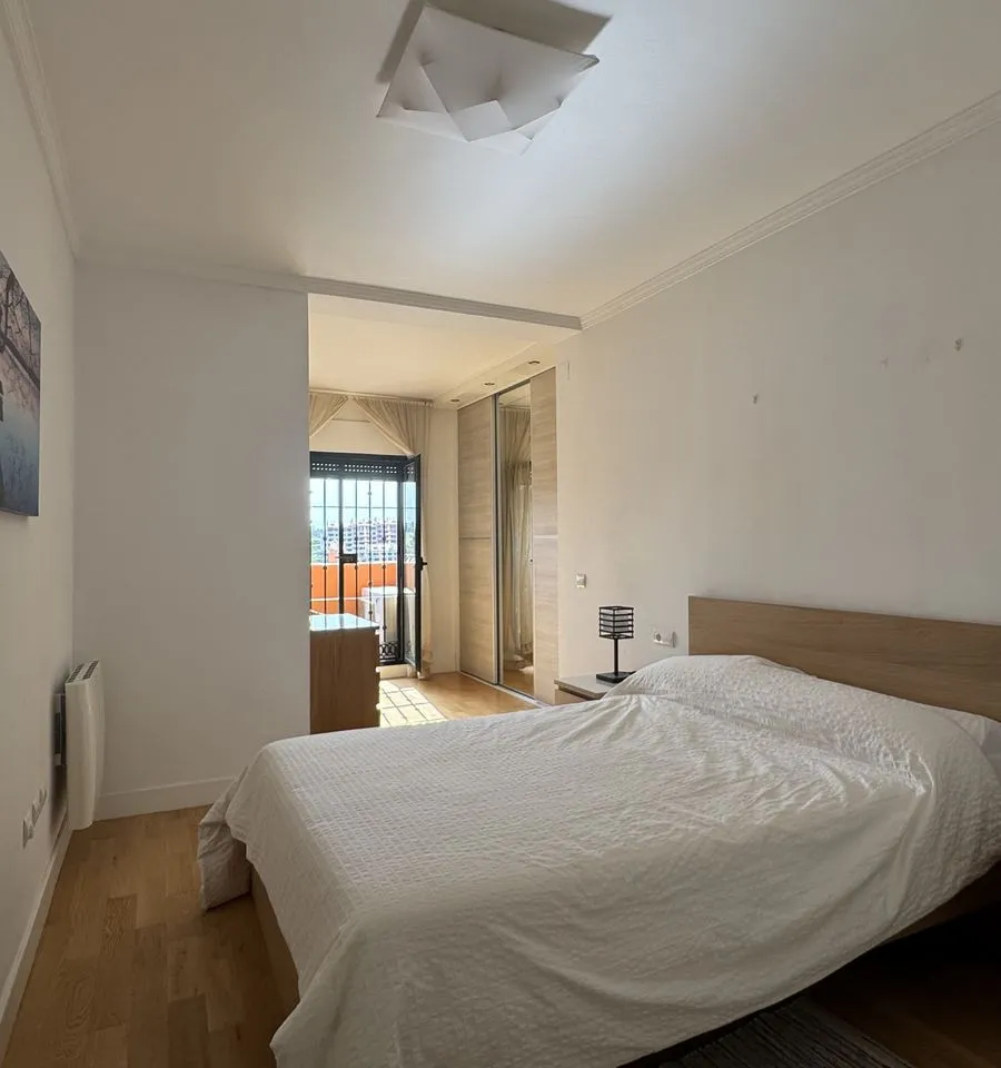 0257e2b4-b4bb-4e37-877a-a7ec1394792e