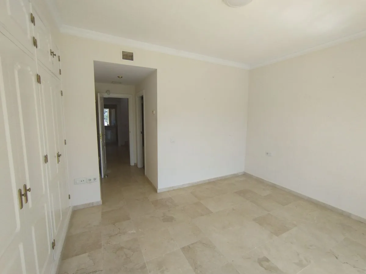 b79e9baa-087b-4ab2-9eb8-40d57db5cfde