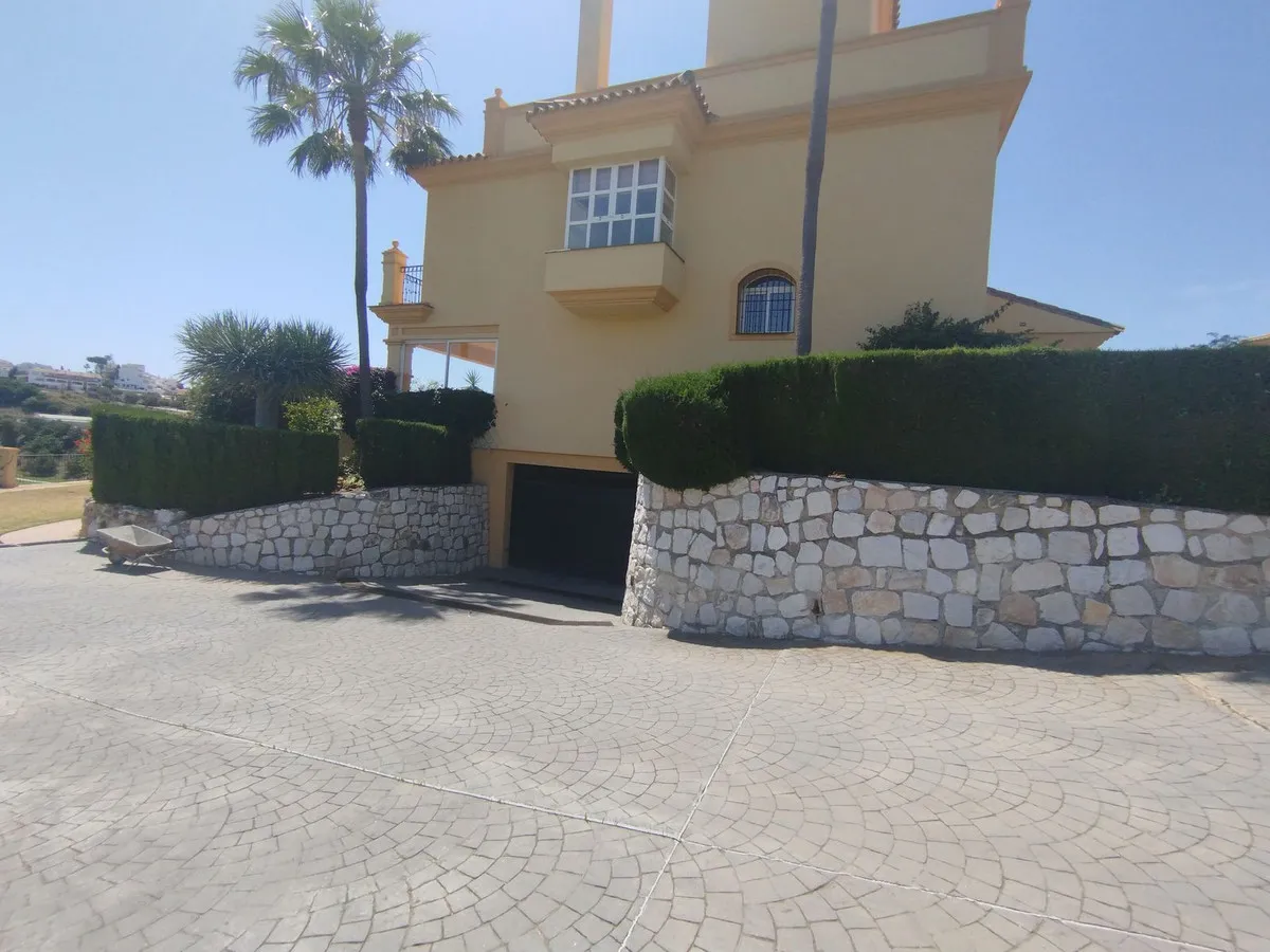 c1f5275e-b504-47ed-a8a2-04ada81198db