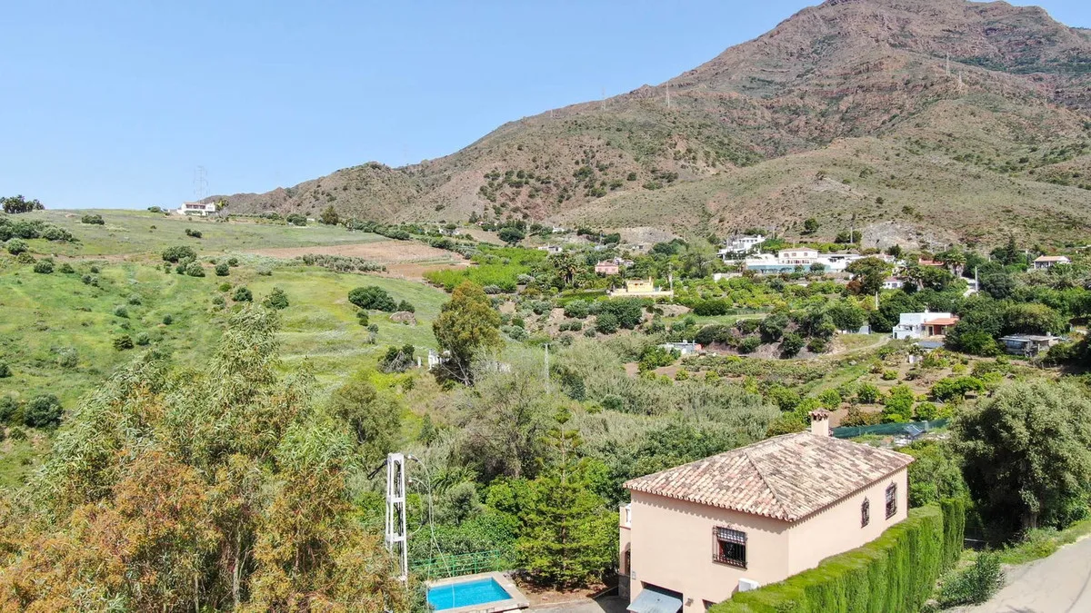 8b80a2f7-4c0d-4ed1-b664-cf7af9c63ff8