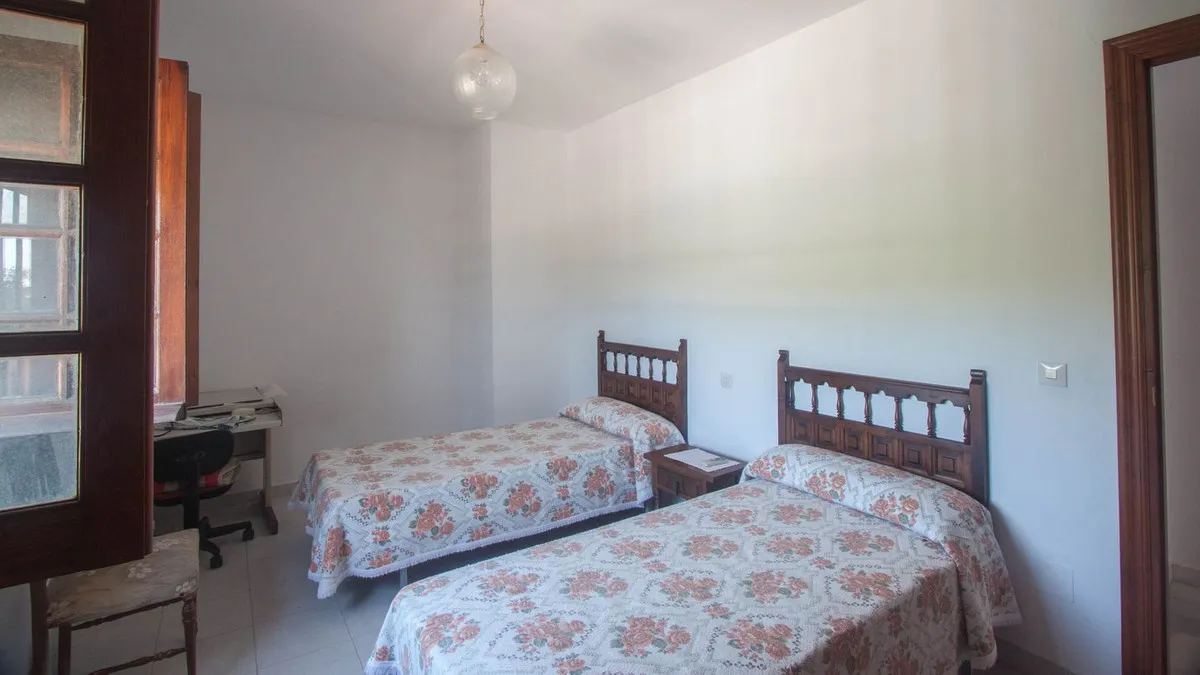 f1e2025d-a5ae-4868-88df-bb24ae953b11