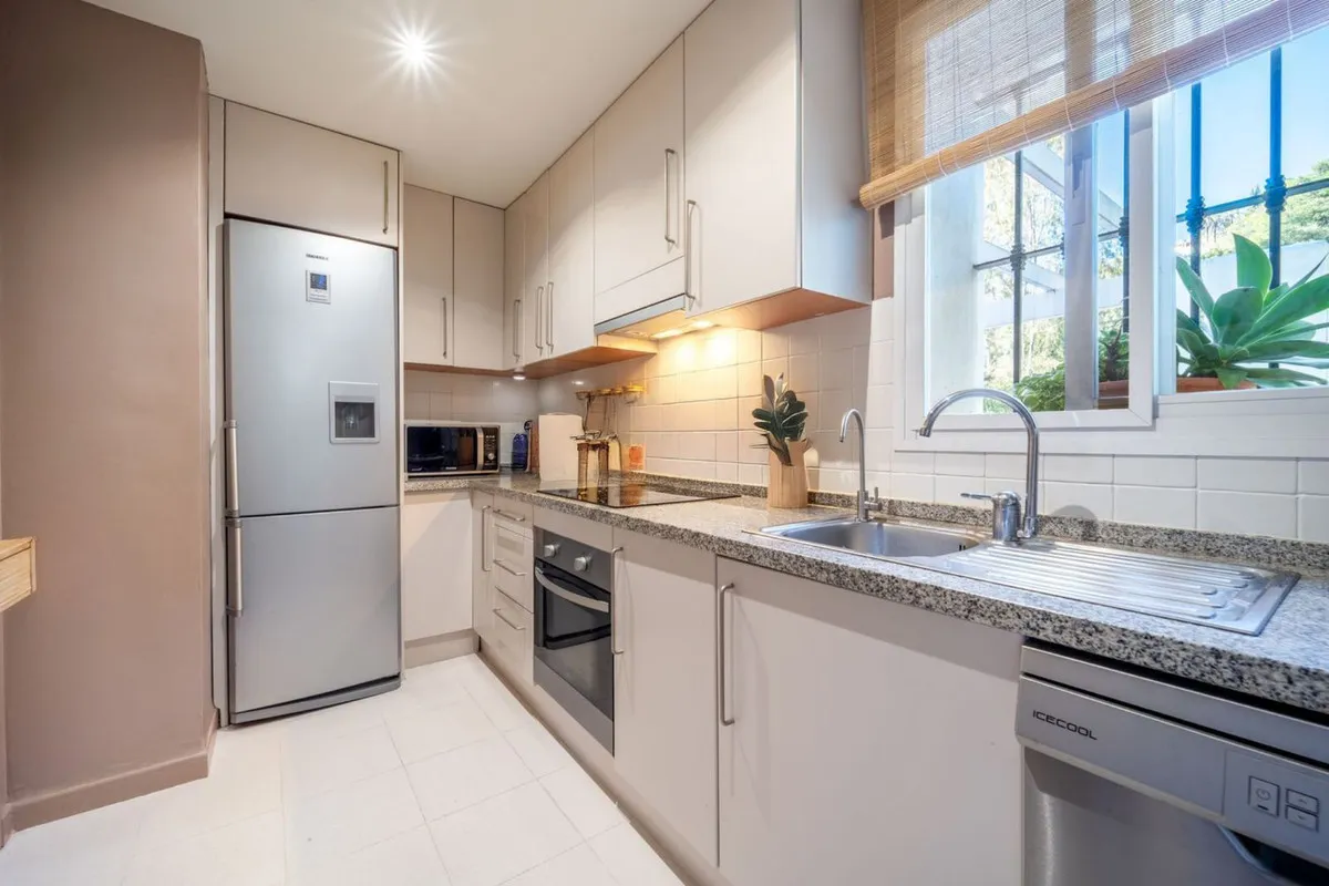 bf847fd7-f3a5-40a0-94c1-beb15a4f31a2