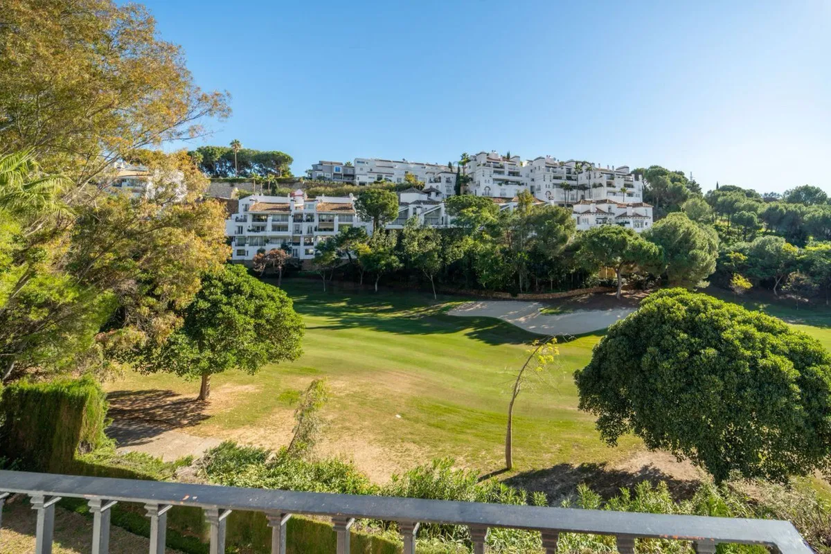 f9497401-c20d-4d19-aac6-5cfdebf3da4e