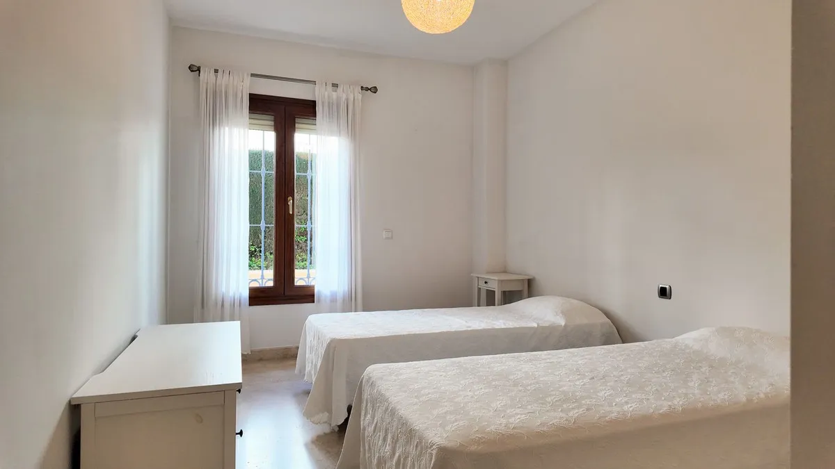 1af5b21f-a824-4043-a953-b75392405544