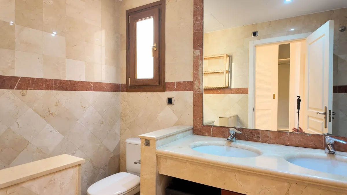 5da909da-c25e-44d4-8010-c6d5af1b40bc