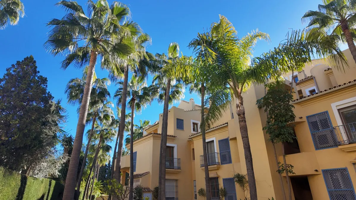 951a195c-a1de-4895-b3f2-0146dc2ec18b