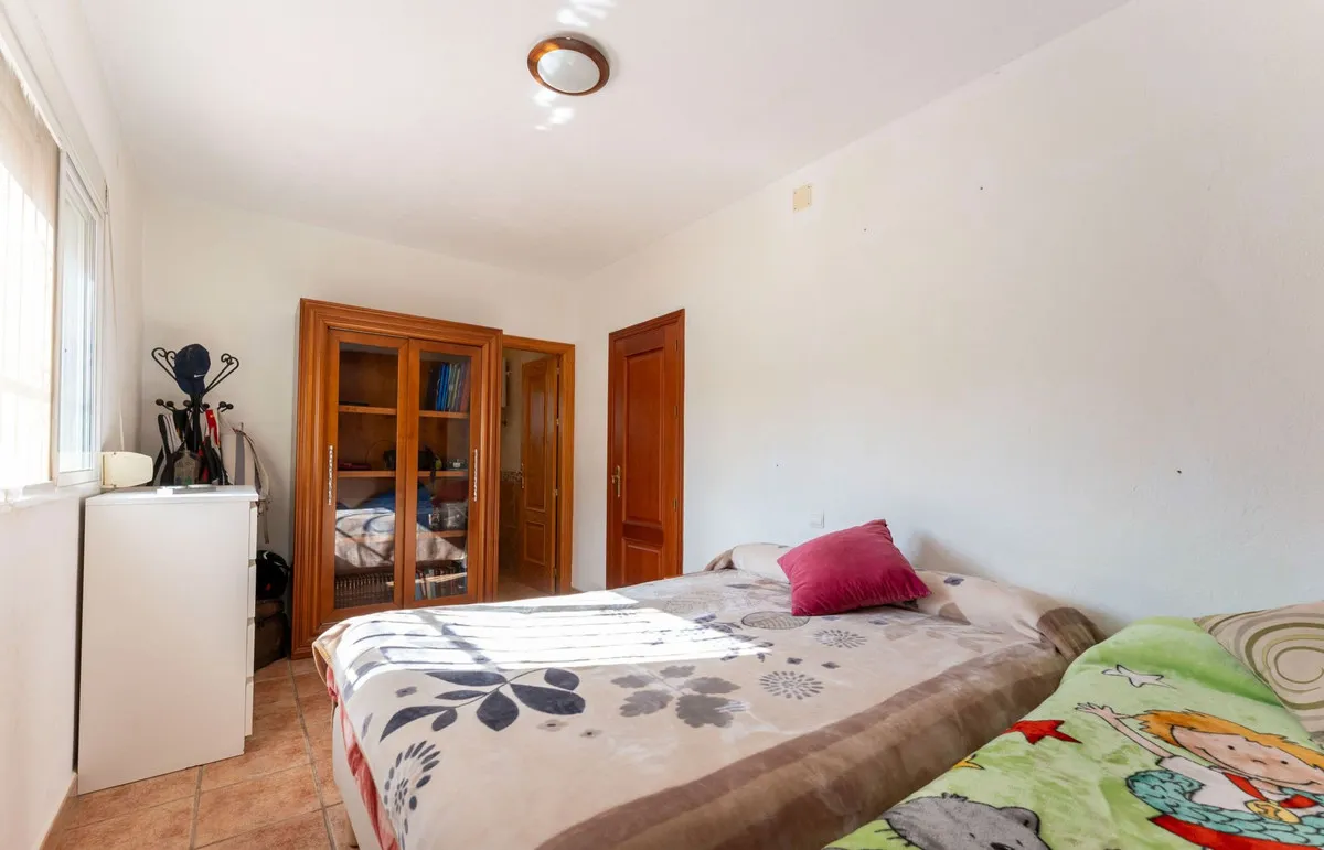 212e830f-f6d0-471d-87f0-b49991d6e36e