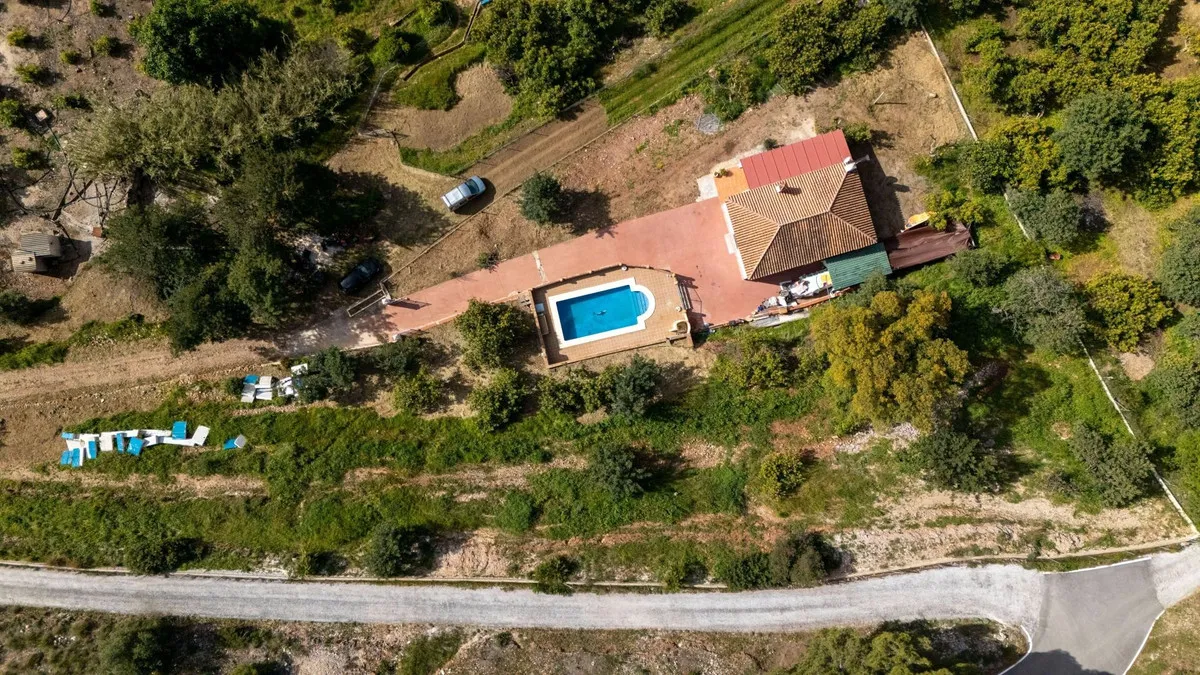 27b82149-3740-4b3c-a472-856d3f6c7607