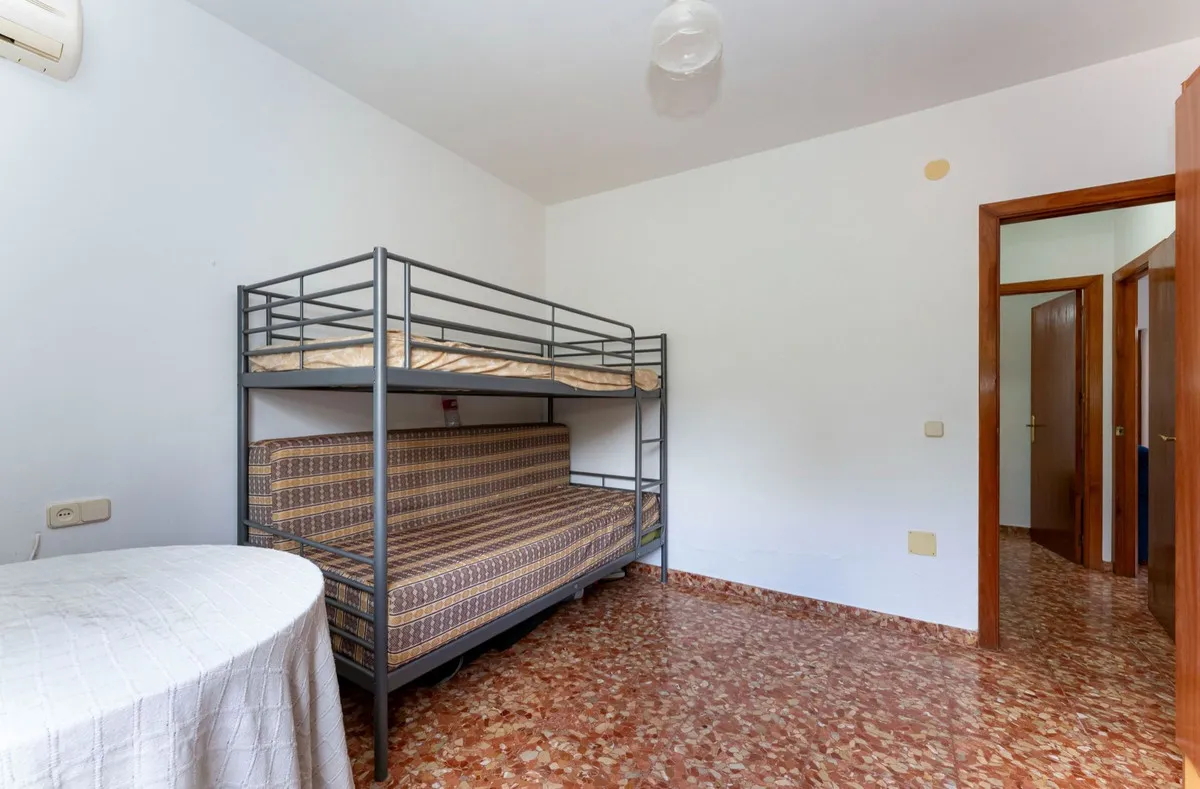 f6211300-704e-4801-8bf8-cb983e88816c