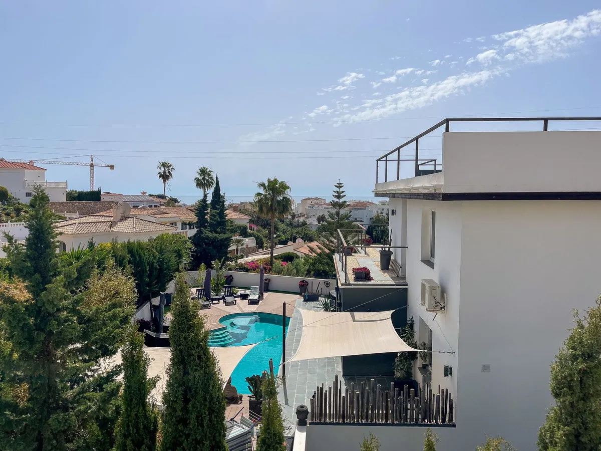 48318f9c-d1bf-4ff6-9eab-0e86c93fdb56