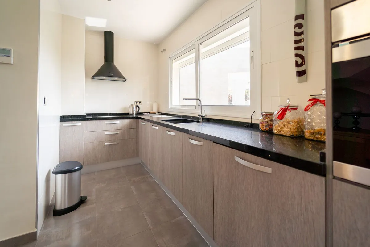 766910cc-f2ff-4937-afbb-df0617391d6a