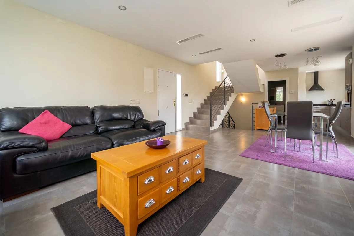 941fb3a2-6382-4e9e-a974-3dd6044a922b