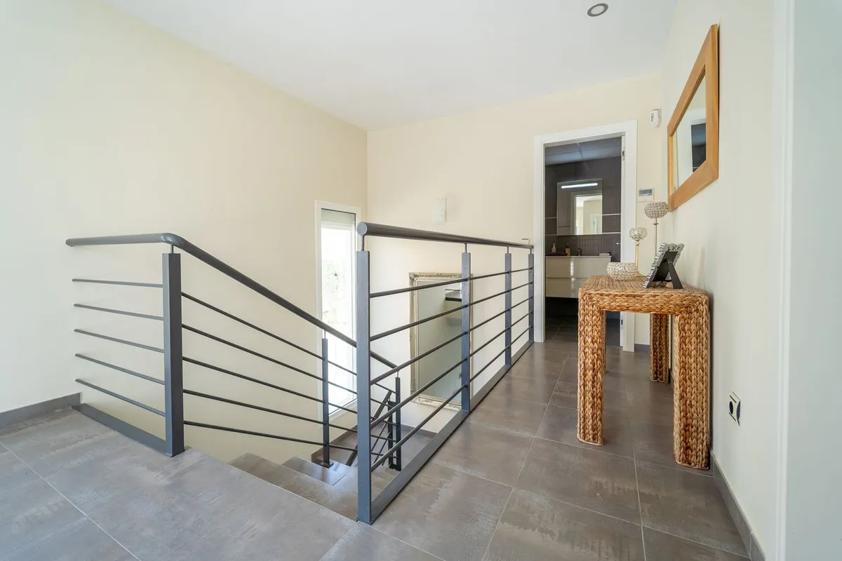 94c969b0-f096-4dfb-be1d-76ab4640dfd9