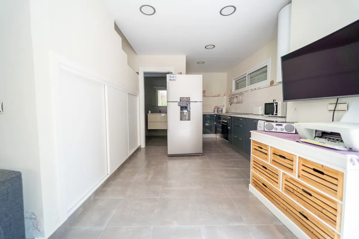 ae569042-1b0e-4ac7-860b-19f3813d7bb5