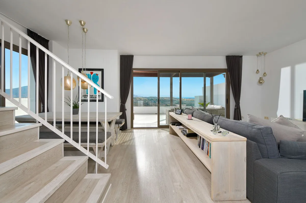 3fd73767-6bcc-48a2-9e93-464c2554e3ea