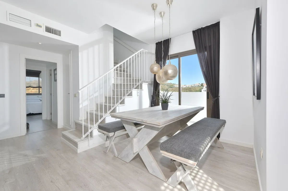 ede2ab8a-69ad-4be9-8cf8-229b7f9e44a0