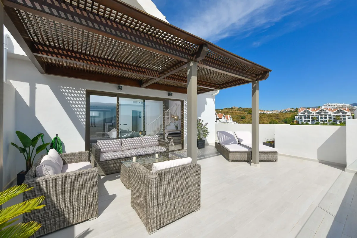 f745e58b-aaef-4186-9568-fb785741fe65