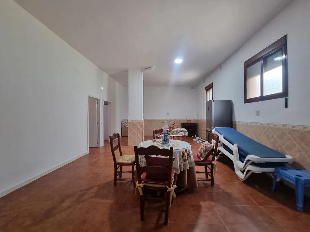 ca8627f9-f1bf-4f2e-85b3-c136903c72d6