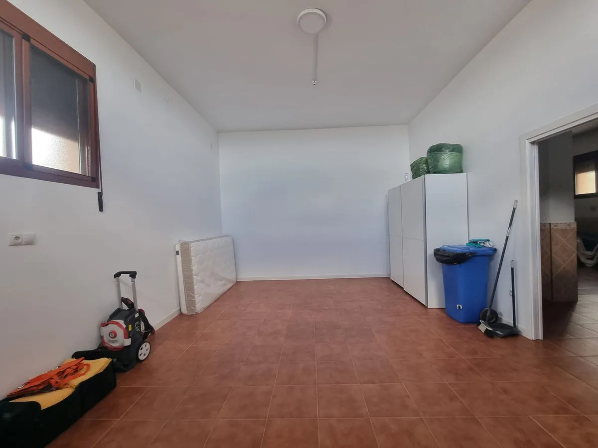 fd22a3e7-fd7b-45d5-8528-8b42df6a8b1e