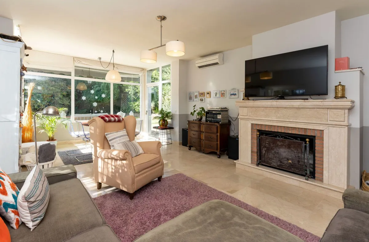 6e4d42f1-dbd5-4c84-a7a8-714e419ef469