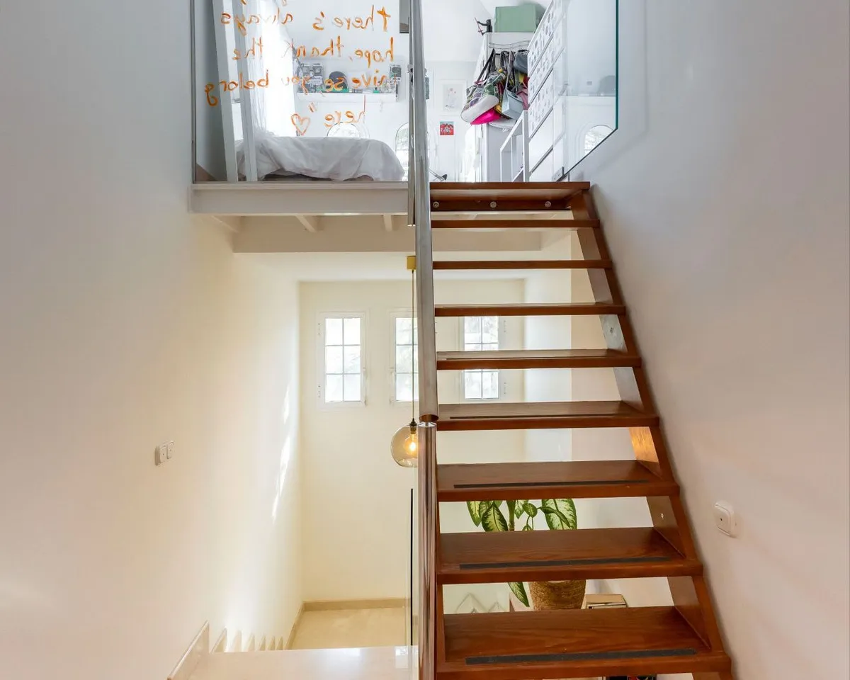 8e6cb9a7-7dea-4834-b5b9-5517c37f280e