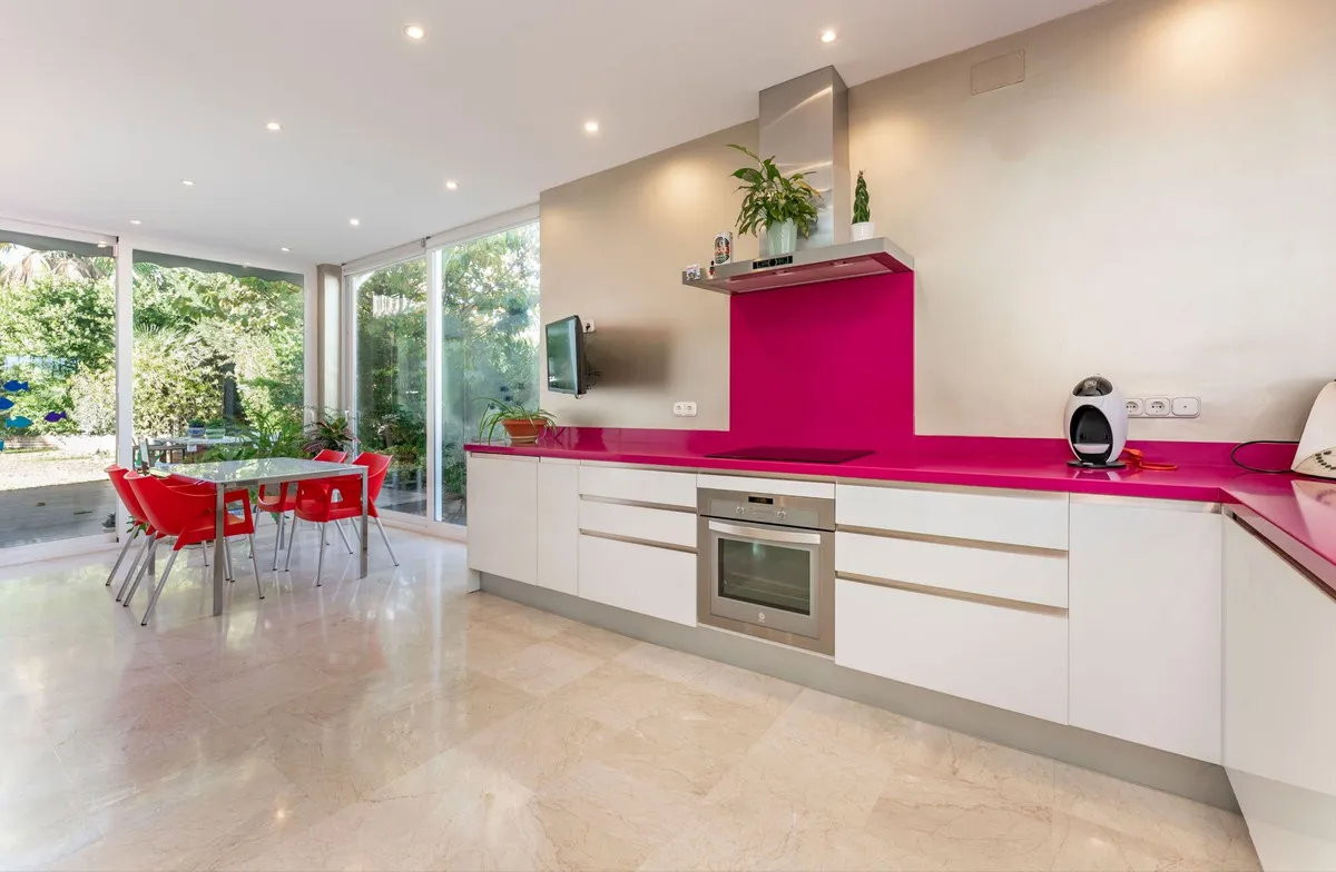 e65e6cc1-fba4-4712-b4a5-adc193f37808