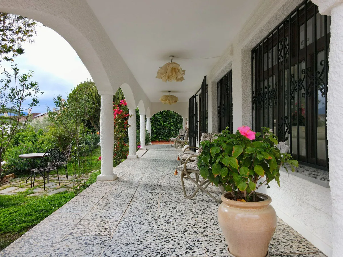 9ebadcb9-da1e-4198-8514-c75e64335012