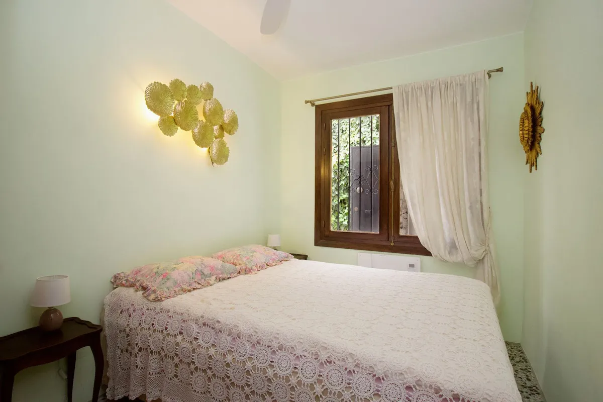 a7772b18-3518-43ad-8b27-a4eb7a93f6c5