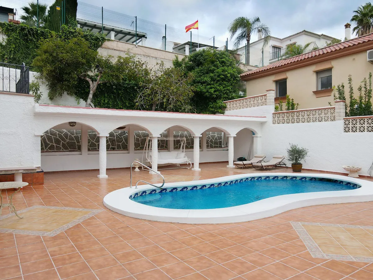 d07ad840-dbb6-45e1-8f92-5920c8eebb41