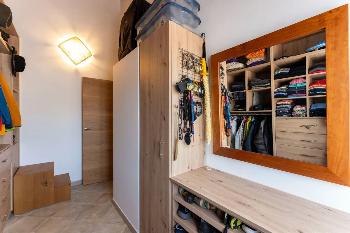 2b87a6f5-0b98-4058-920f-4f6b2d774cd0