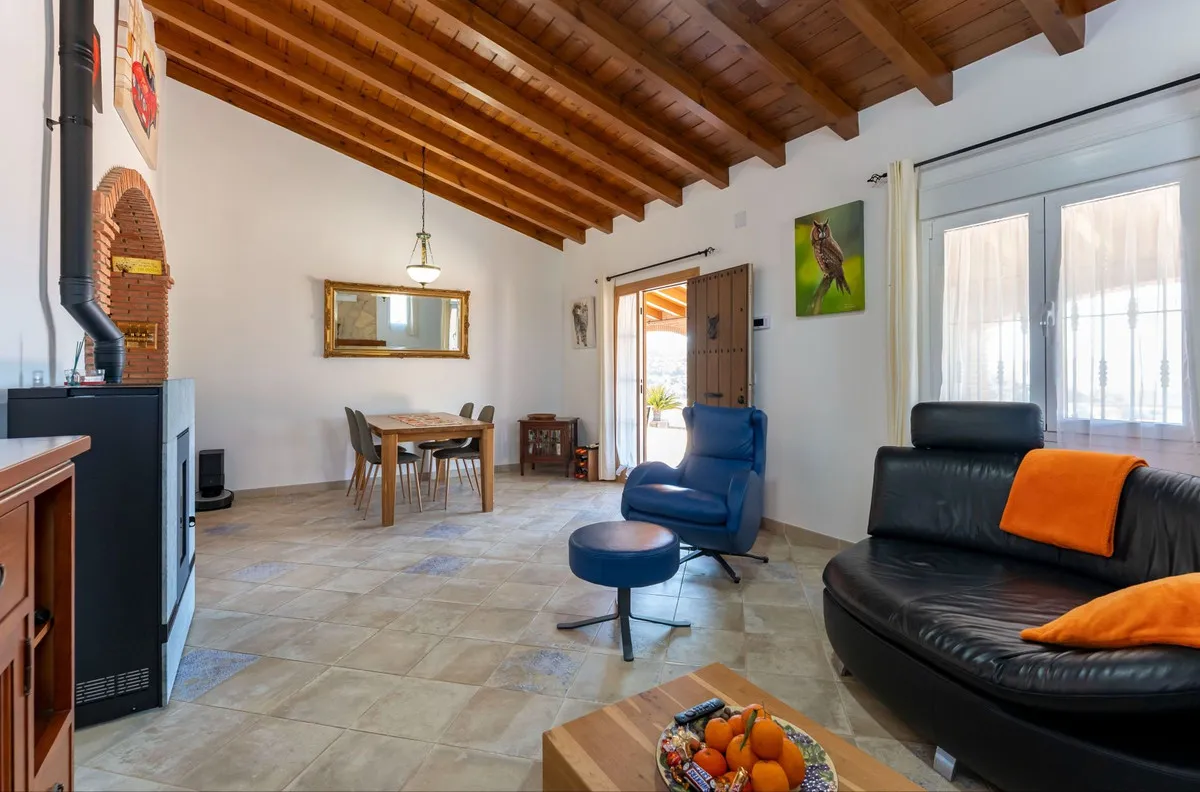 38967c94-d3d6-4ff6-ae0b-d3a8a5d87cba