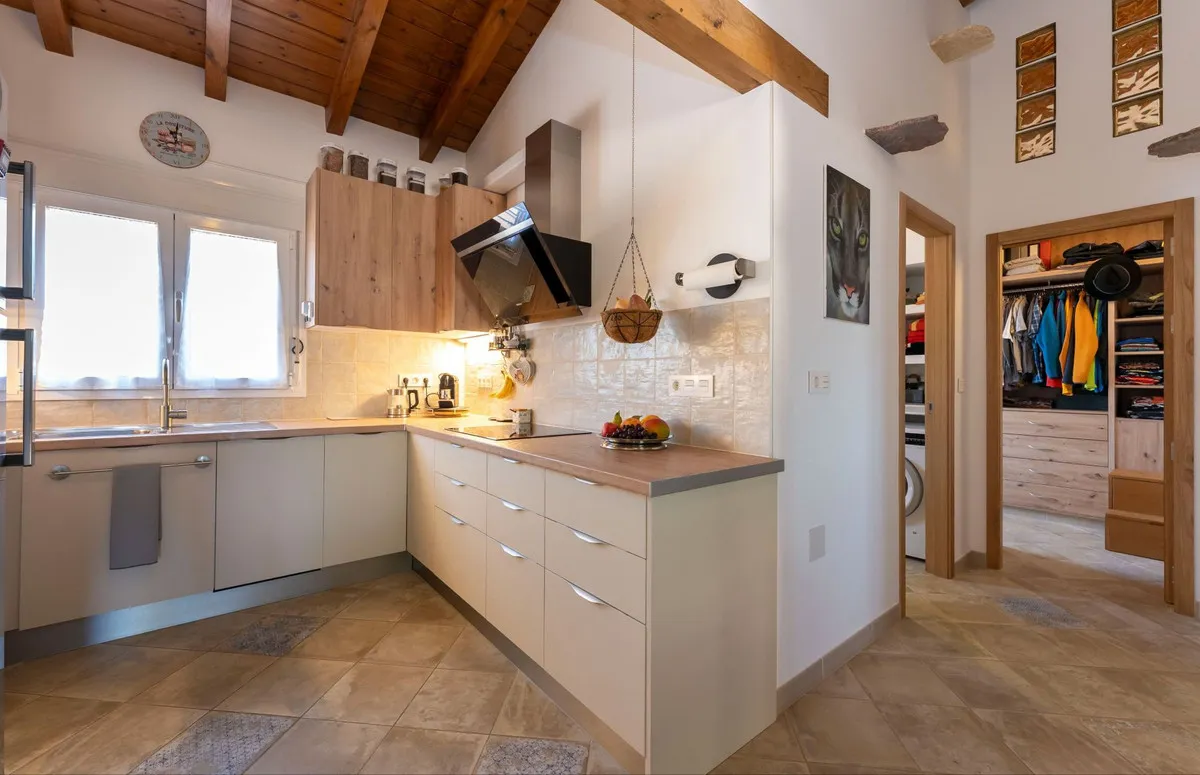 6121d11e-411b-4cfc-b203-b46e98e933ee