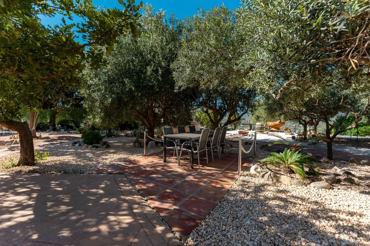 da7ba29a-18eb-4043-bd57-0829208f656c