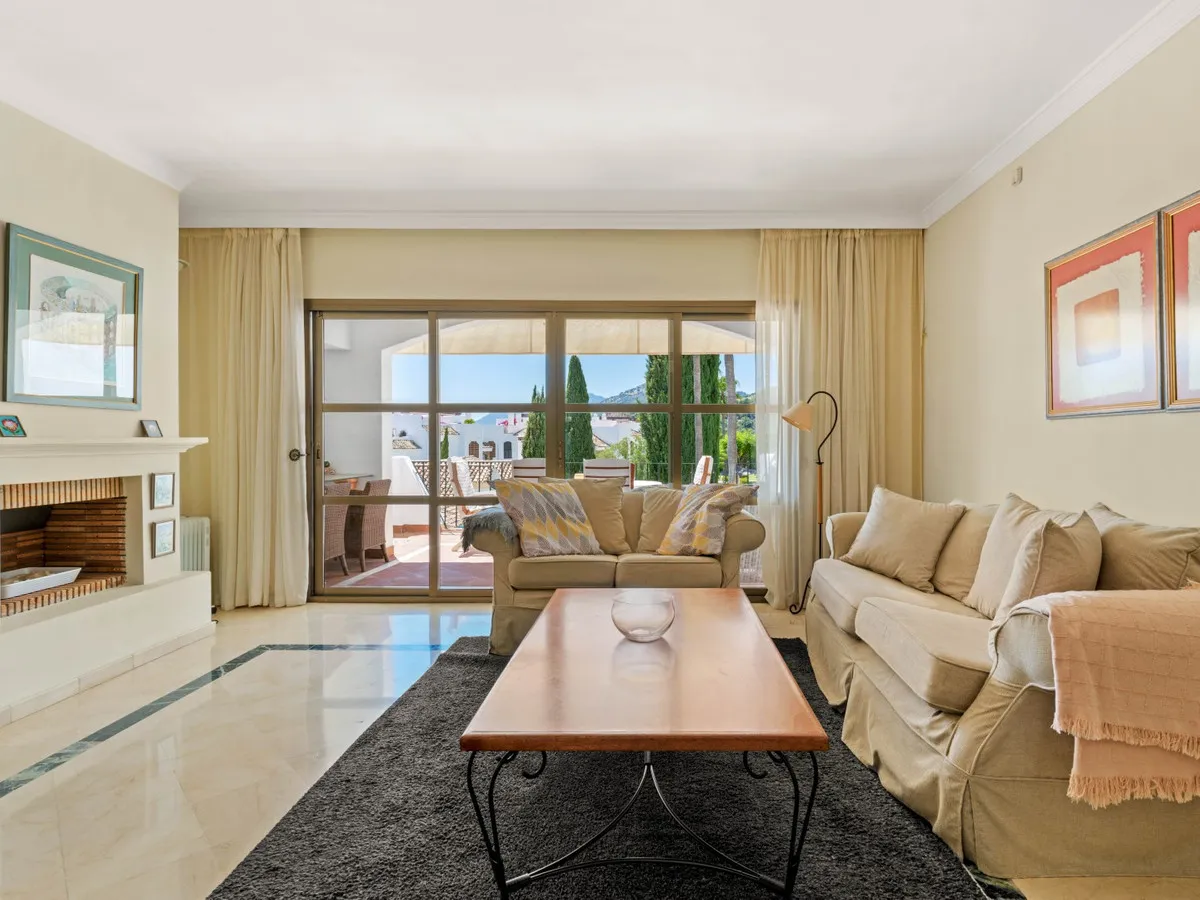 fcf851d5-7567-4646-a944-543fe3893881