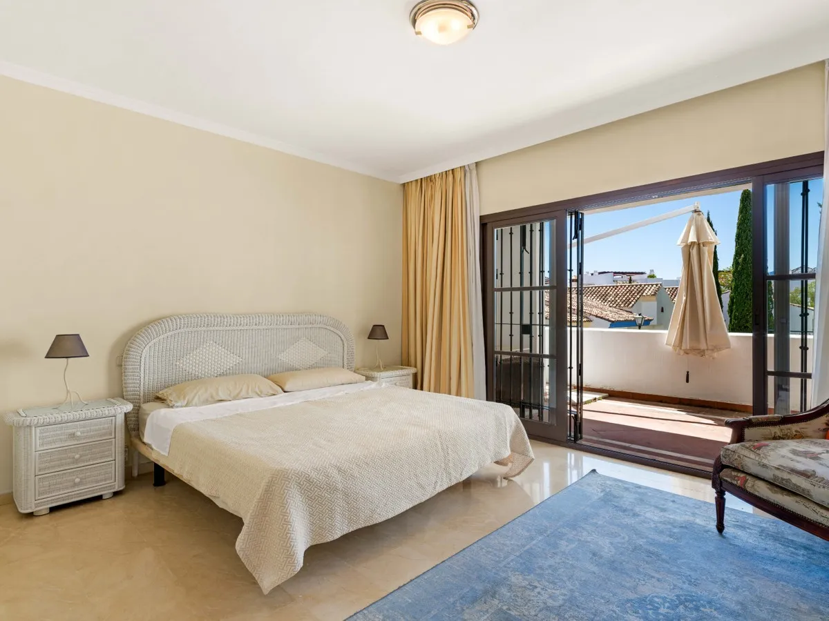 ff17c8b0-a396-4a70-994d-70e69a2216e6