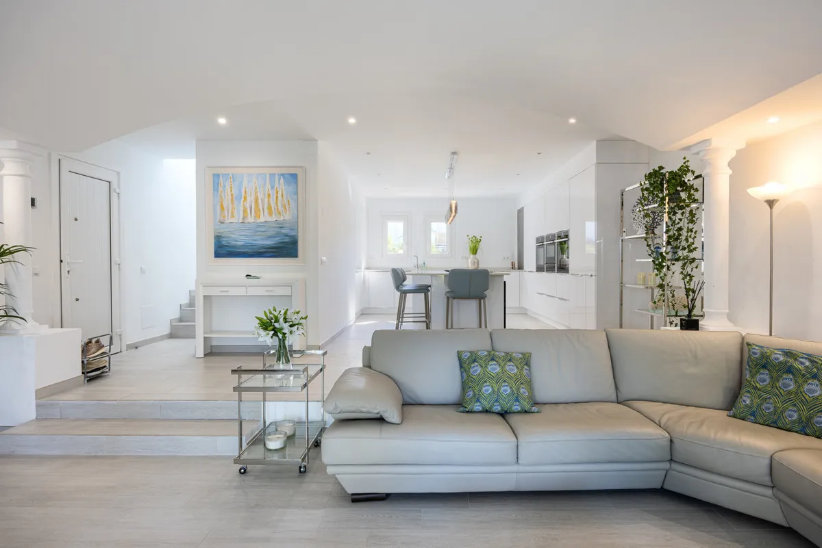 c68f000a-ca20-4a71-89fa-cf9ab799b9ae