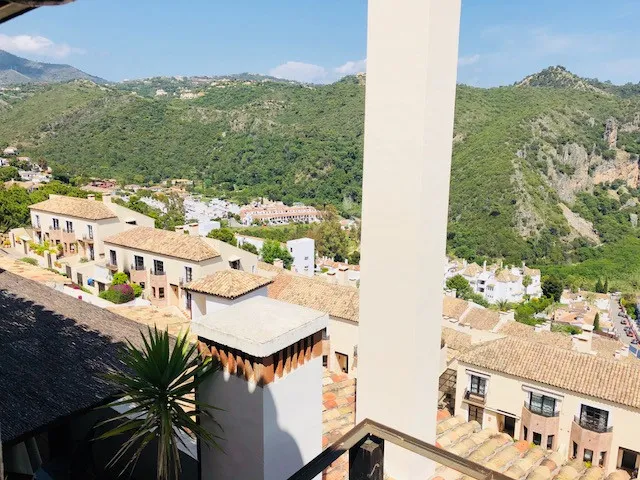 d16a79c3-80b0-40b7-9372-fe4cfb1a7124