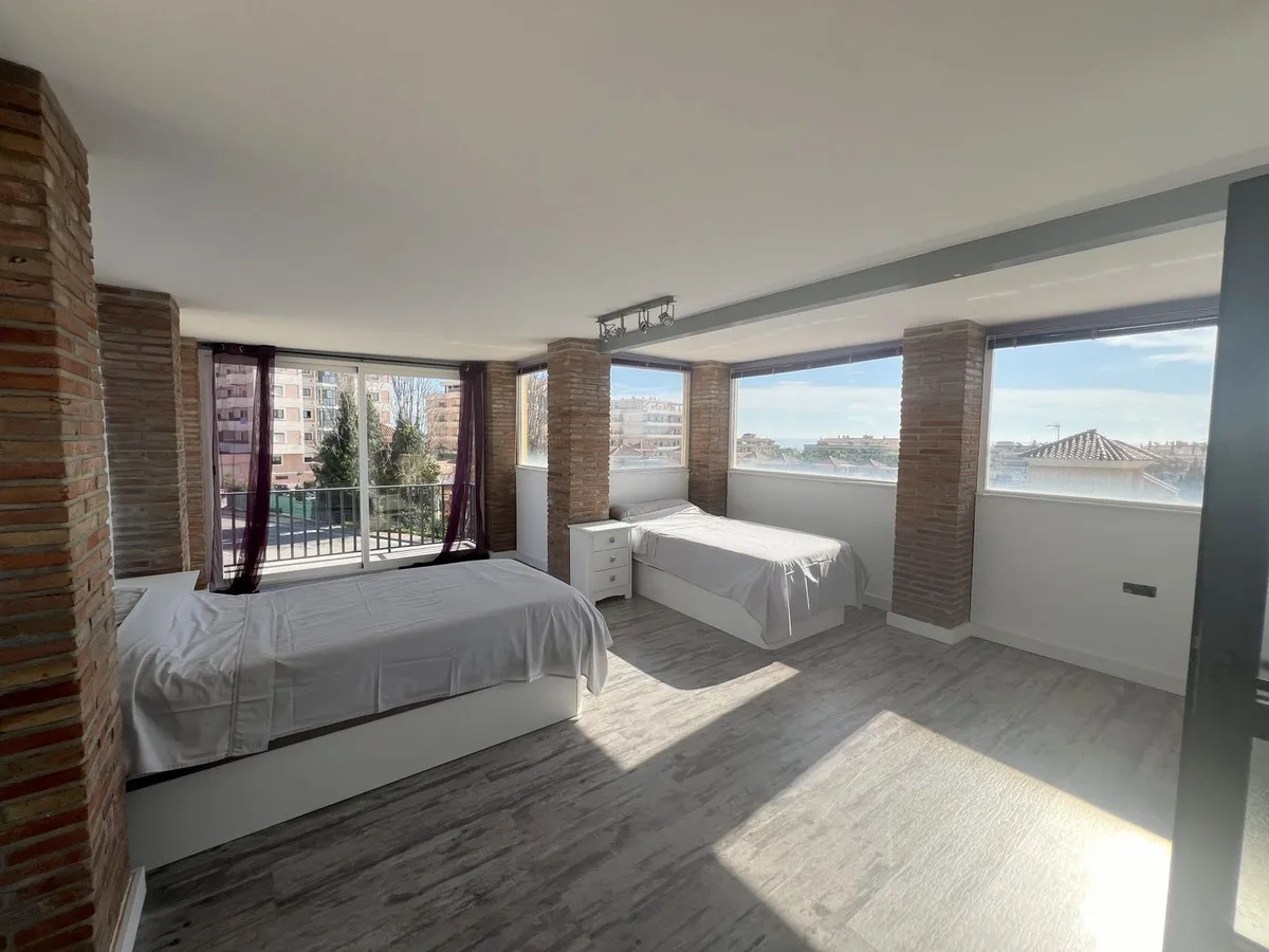 268d600c-c1f7-40d0-b841-7e19c90ed757