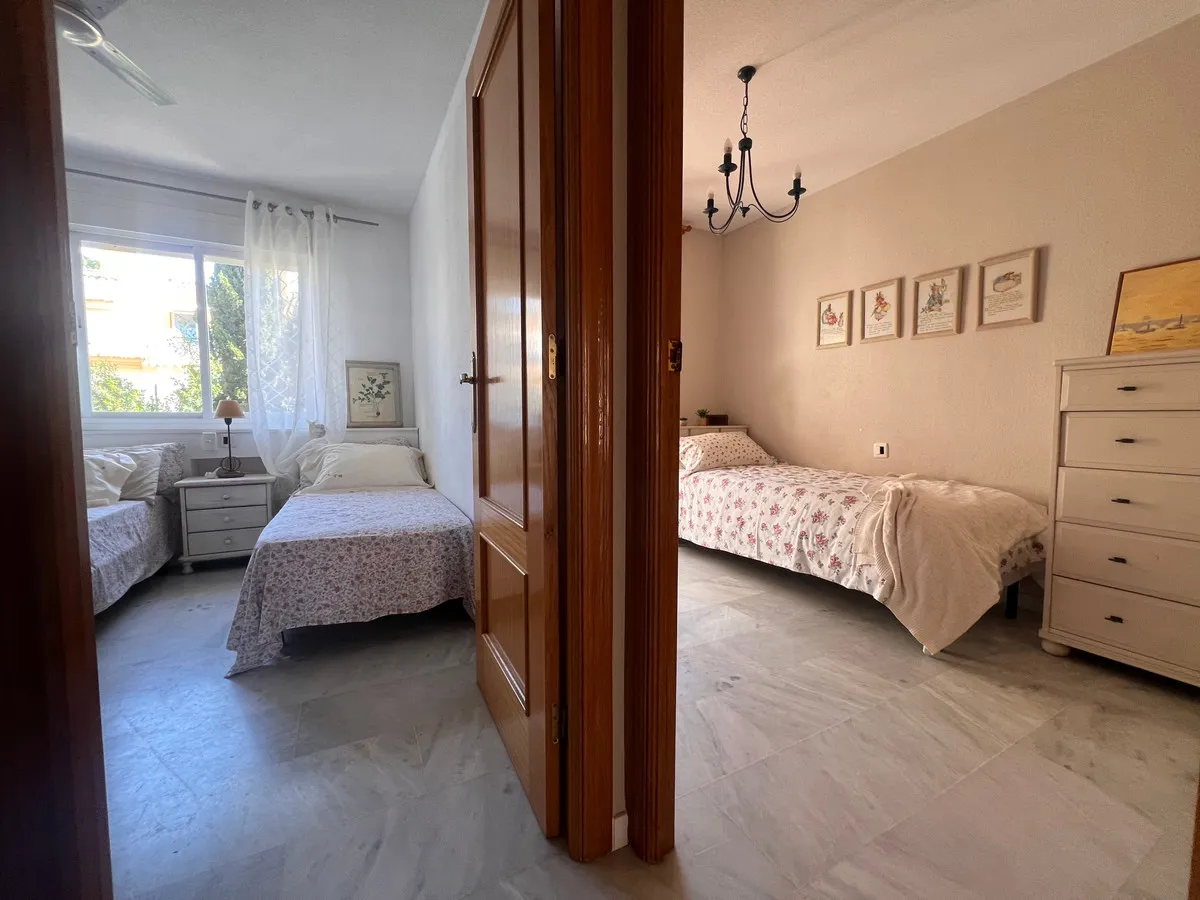 2ff0a6da-cb19-47bb-b283-1edbd9f8c4d3