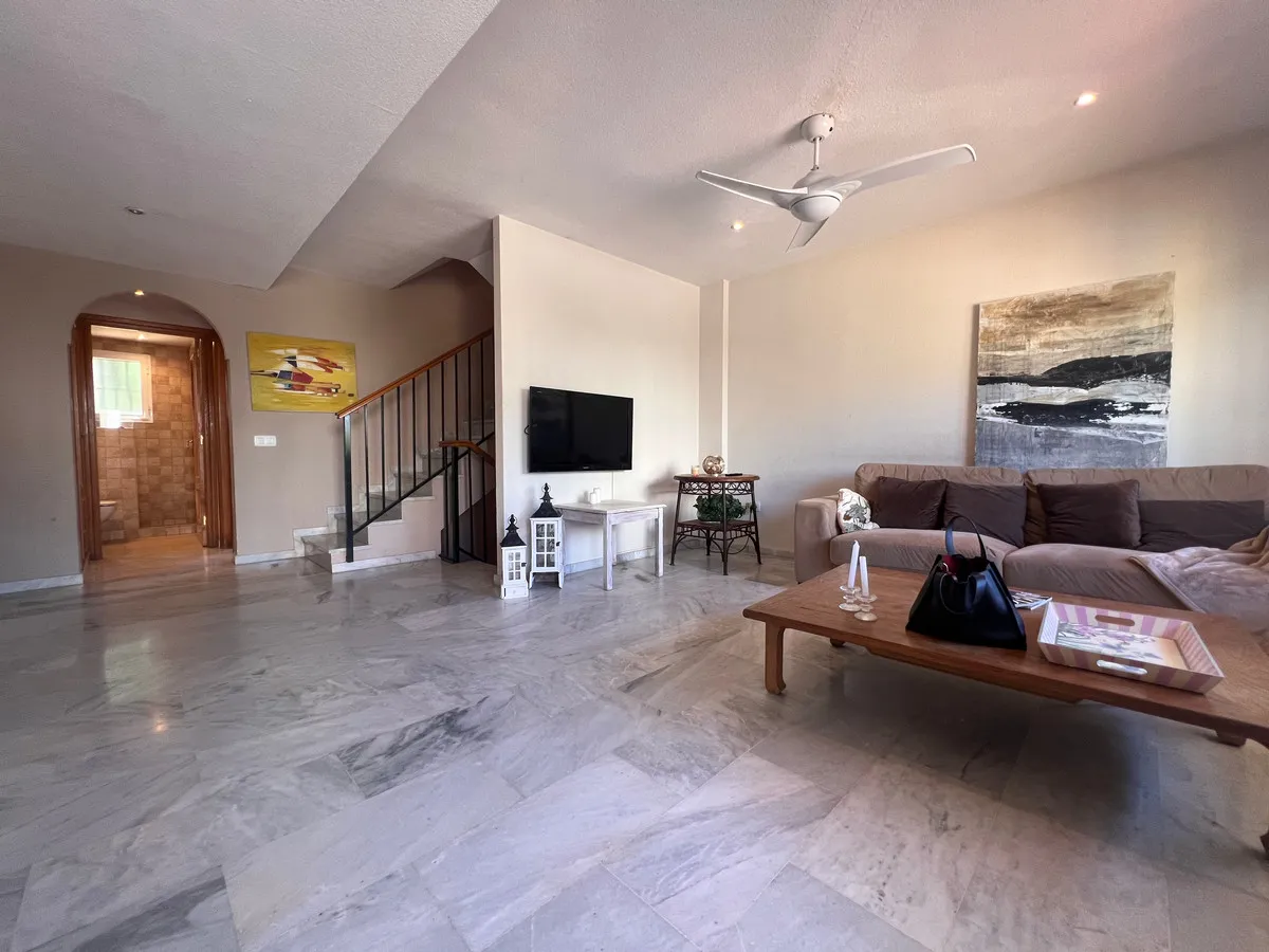 8031c625-9db0-4f87-8a06-96d285a0edae