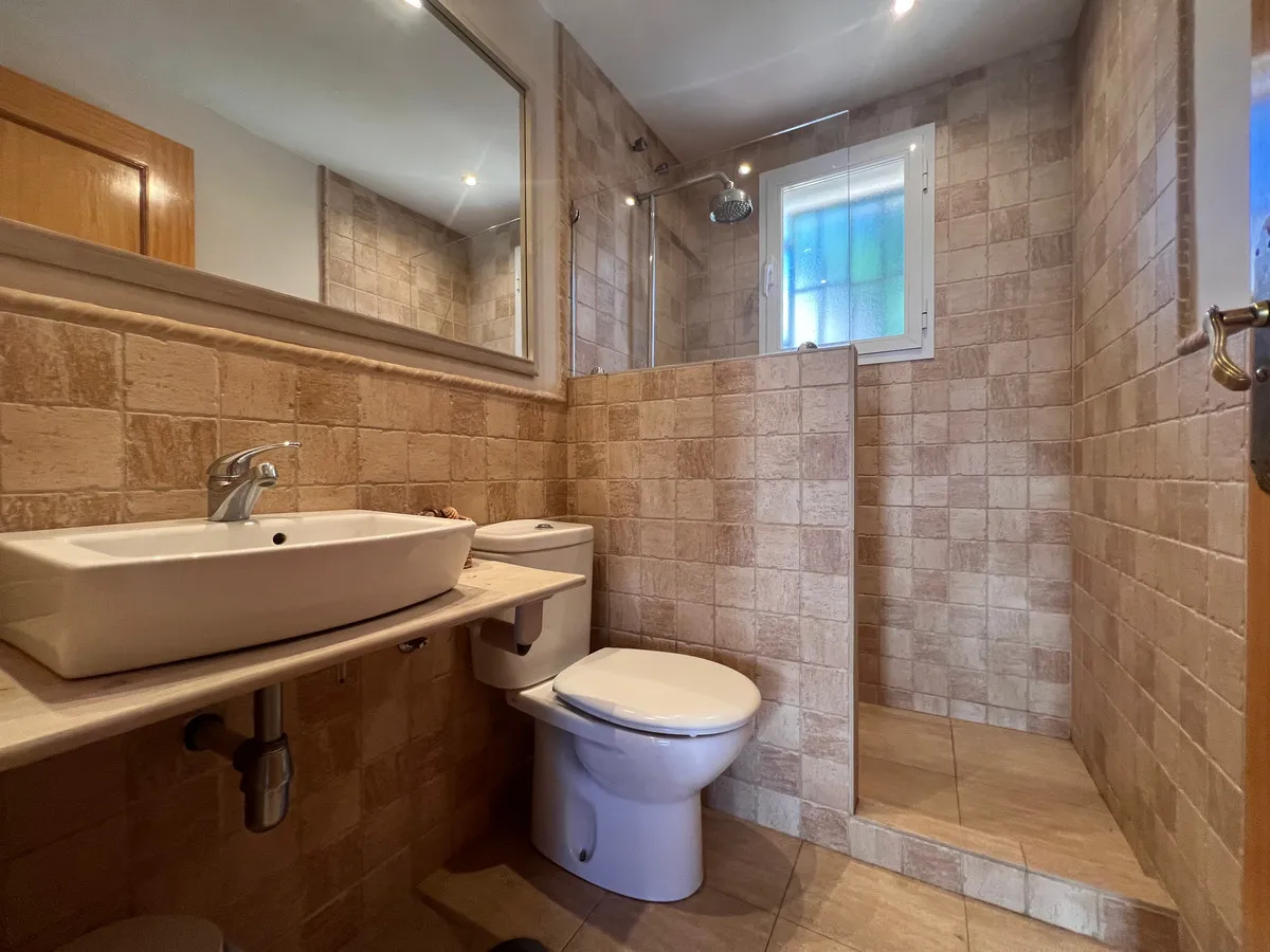 baf6ae12-889e-468a-a368-63a87df8f05a