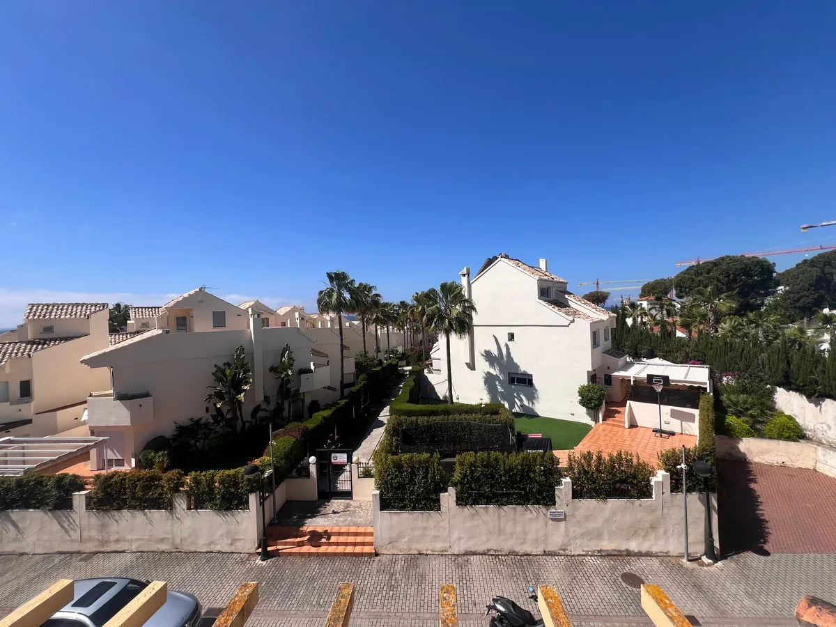 ebc86ca7-11da-464c-92b8-1b1e7320a128