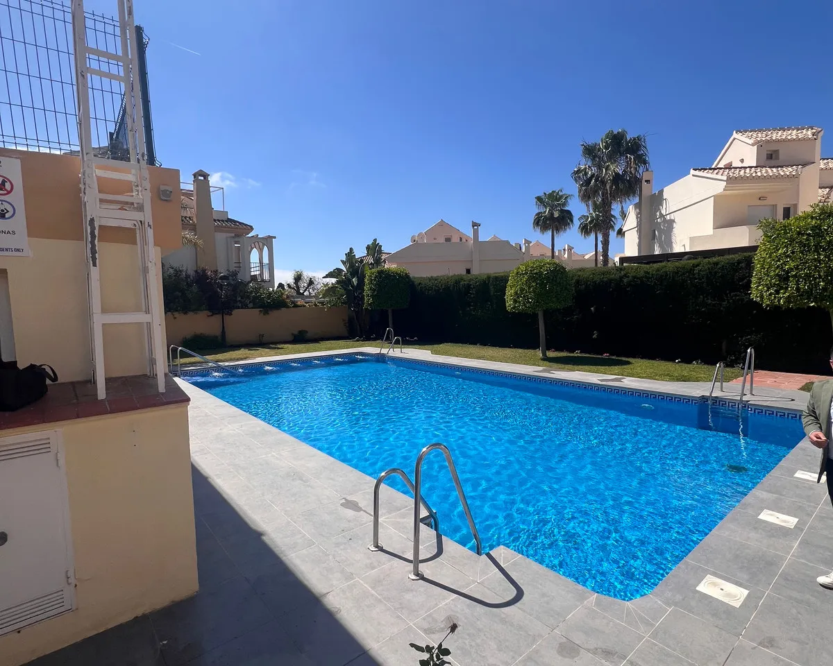 ff182856-f9f4-4ad4-bd0c-5ed66f403245