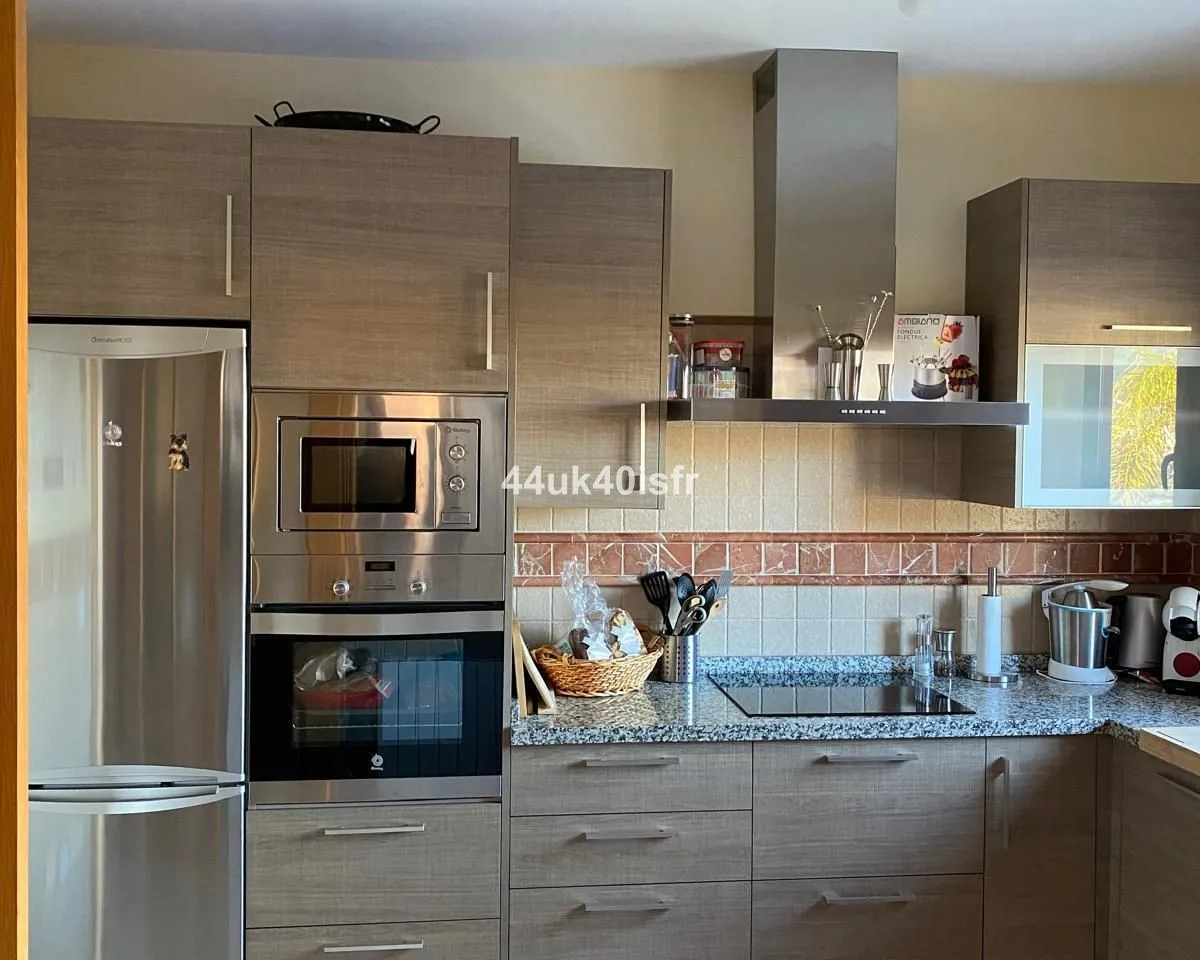 0733ab25-20ff-4f70-b7c7-e9d7329fbca4