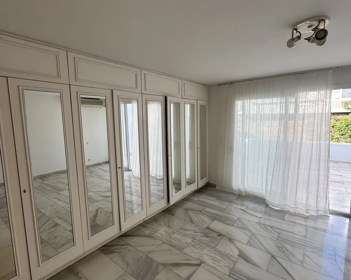 8e4c53f6-440c-4793-8e70-1ffc983c0fbb