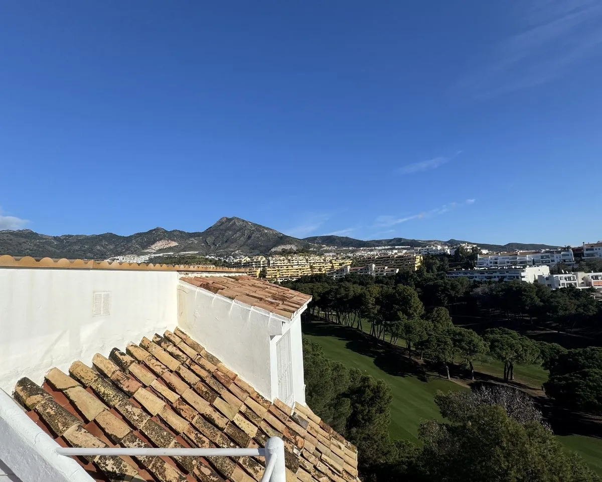 c8743968-5981-4bf5-ac64-fdfccec7bf85