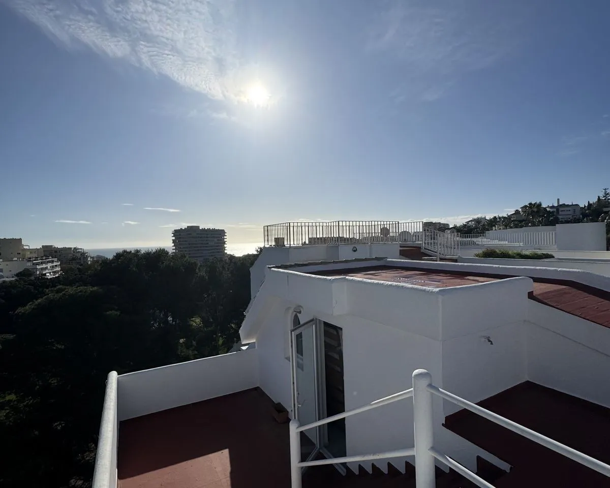 e020bed8-9b7c-4460-99b2-8d990fdb3349