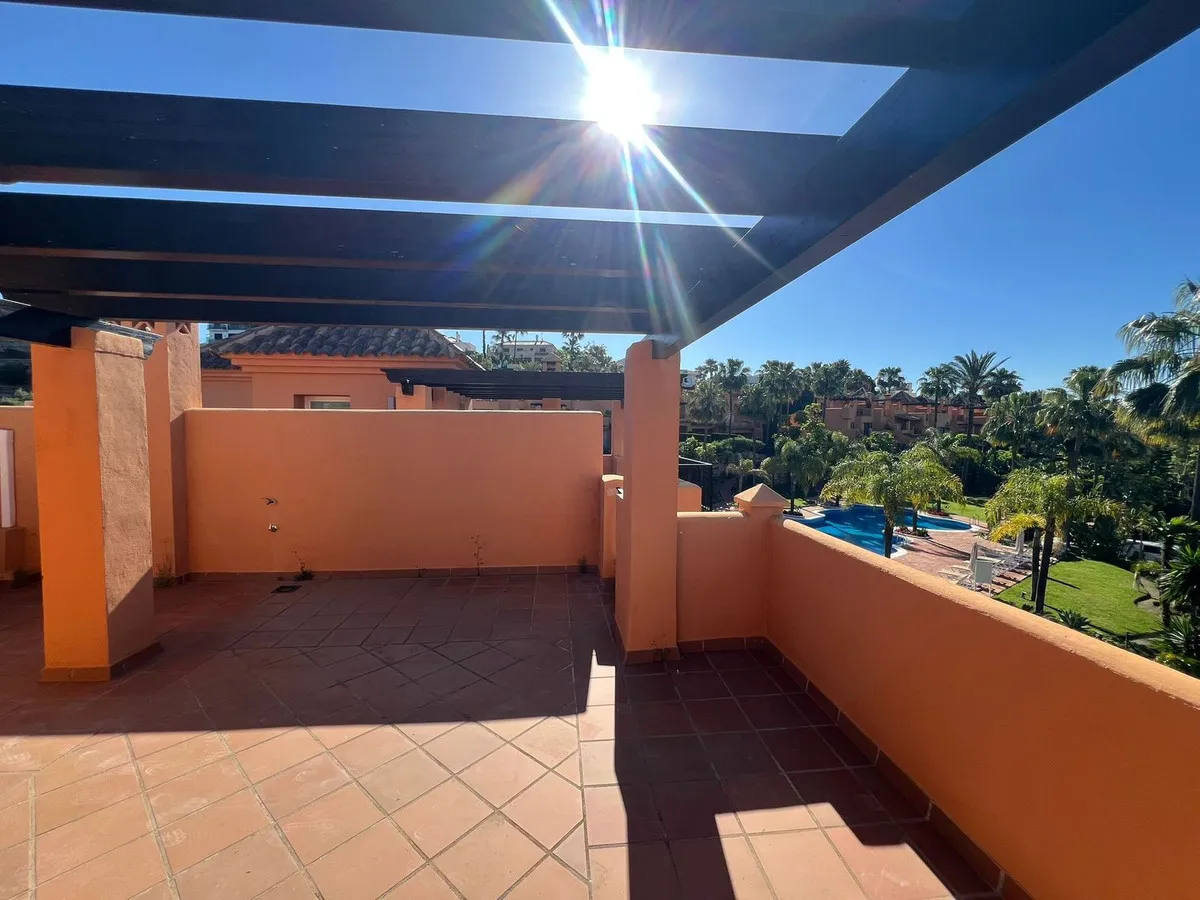 0242d560-519d-4cd4-9f48-6bcf6dff3196