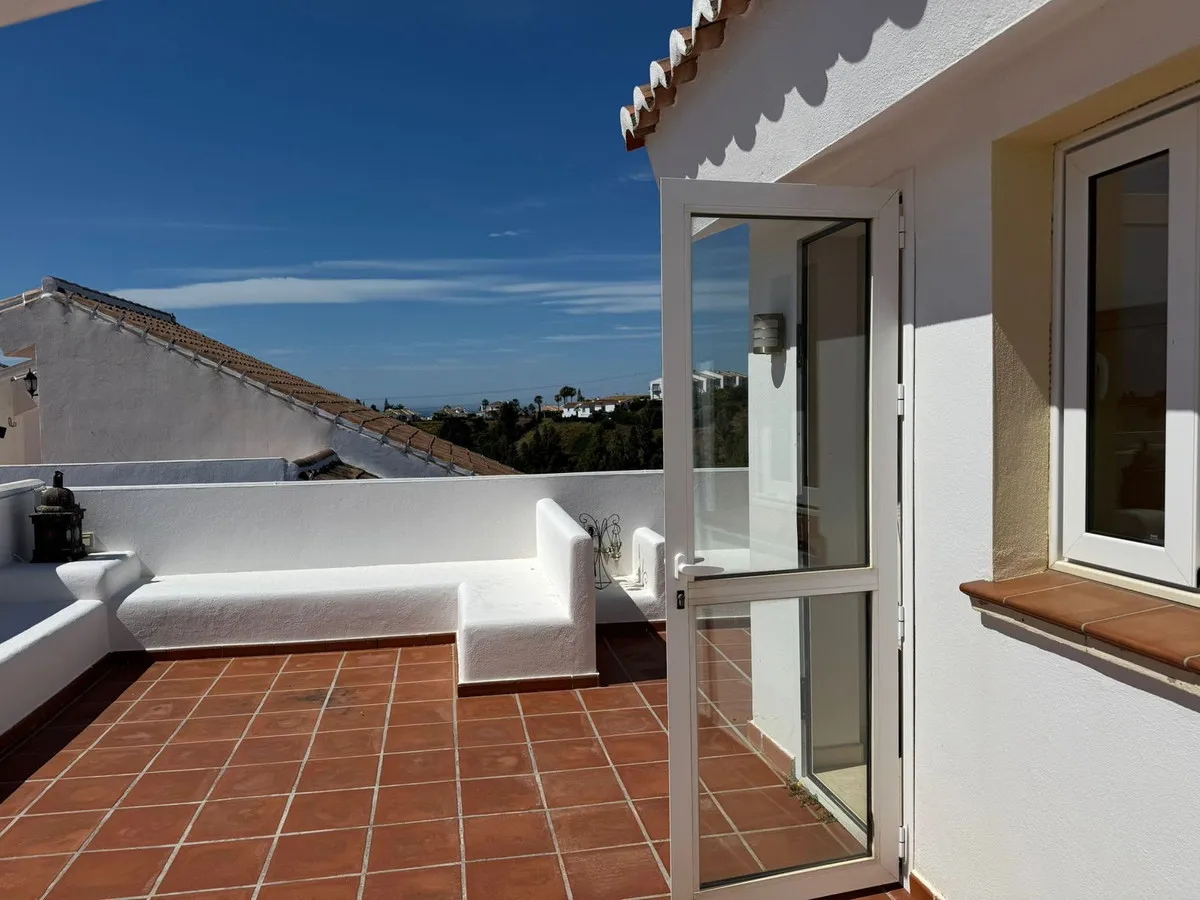 2b8c77ca-51d4-4aba-b1d5-748394fe17bb