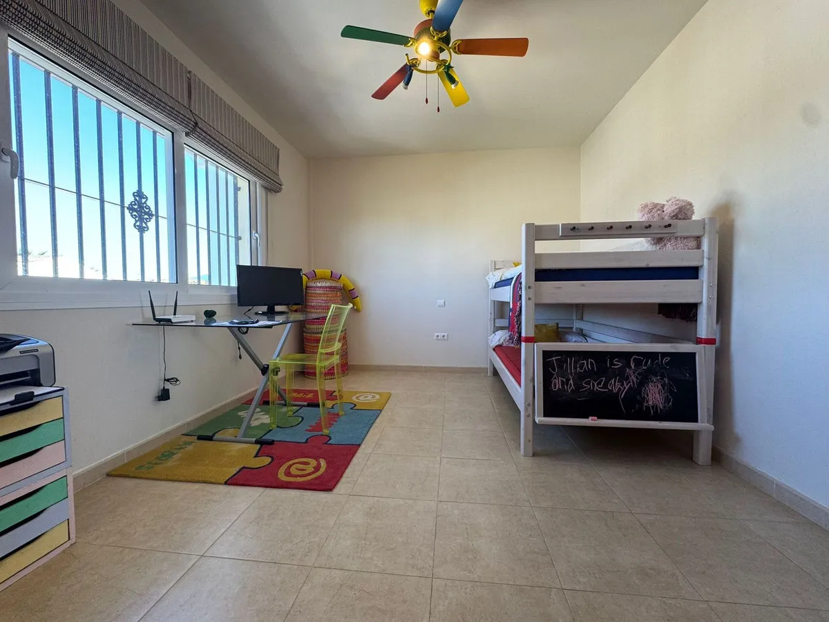 75aa848f-42d3-46c1-a41e-6fbfa8278290